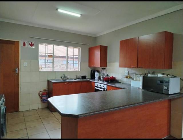 3 BEDROOM PROPERTY TO RENT IN BENDOR